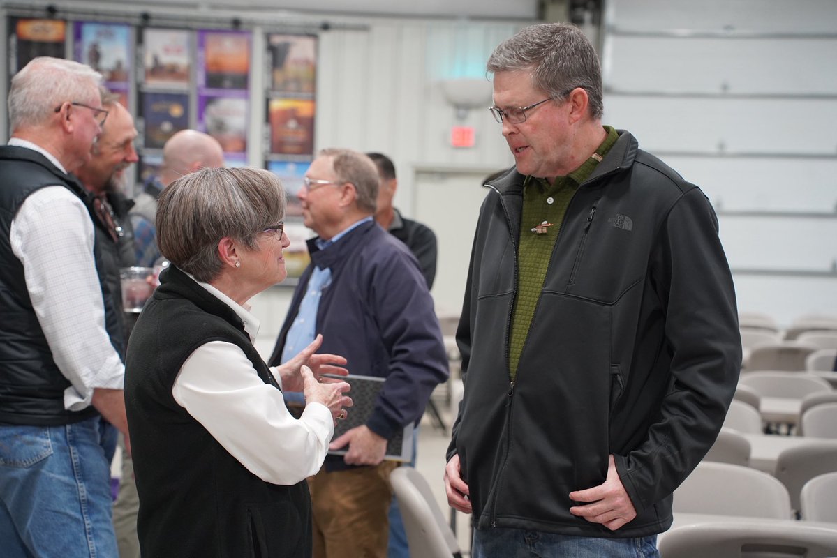 Governor Laura Kelly tweet media