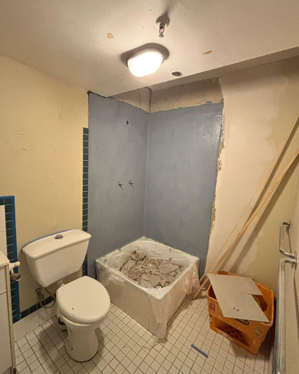 HabitatAu's tweet image. Over 20 days spanning the lead-up to Christmas and the days following New Year, the Habitat Women team worked hard to renovate and refresh several bathrooms at a student housing co‑op in Newtown. 

#HabitatWomen #WomenInConstruction #Repairs