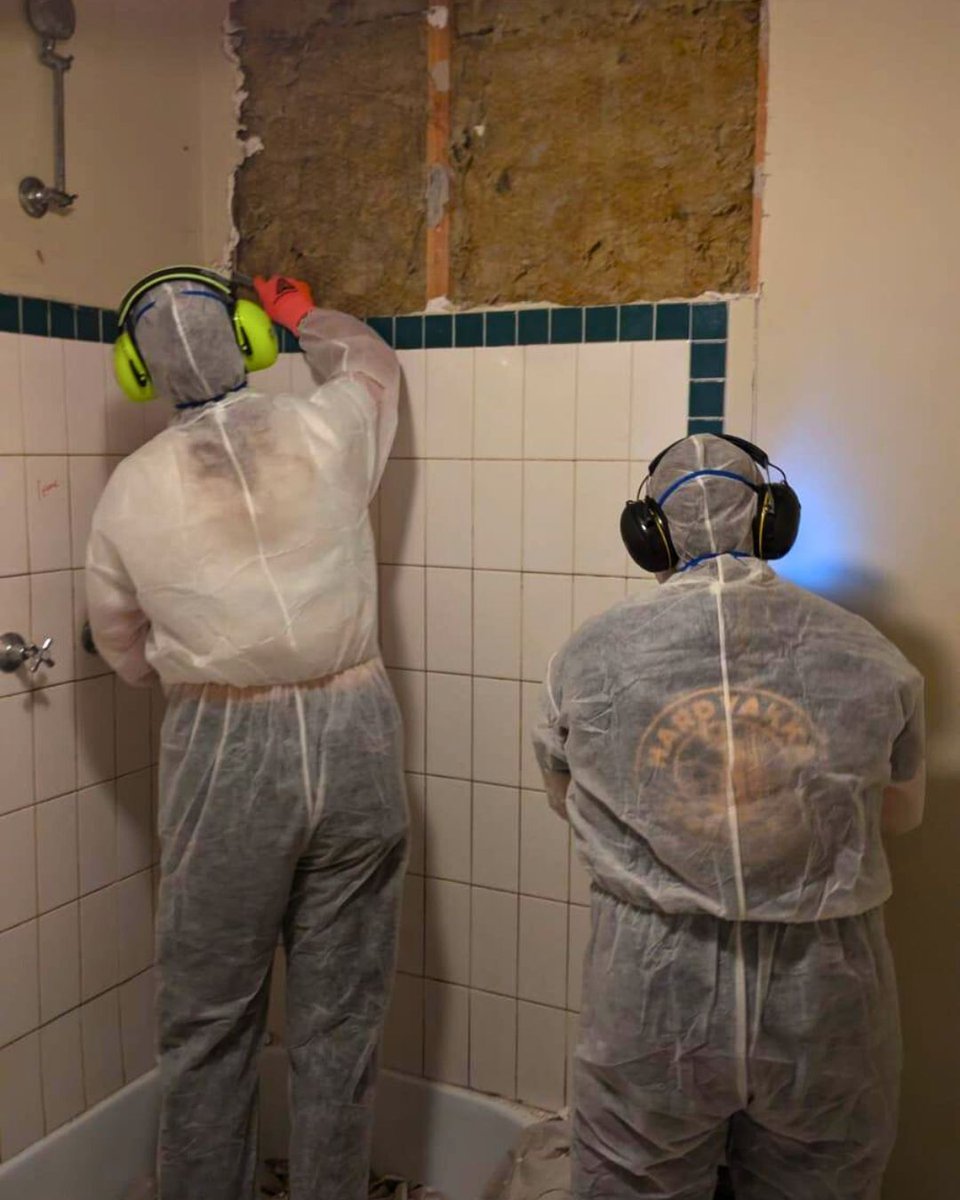 HabitatAu's tweet image. Over 20 days spanning the lead-up to Christmas and the days following New Year, the Habitat Women team worked hard to renovate and refresh several bathrooms at a student housing co‑op in Newtown. 

#HabitatWomen #WomenInConstruction #Repairs