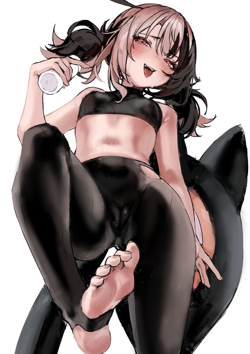 gigi murin sweaty feet pics