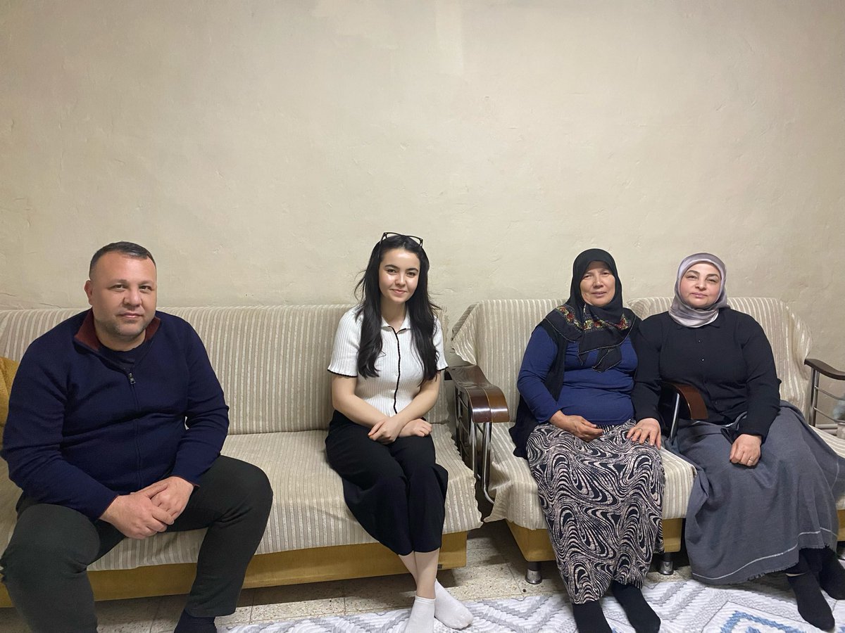 Hasbihâl💐

Bu akşam ailemize çay ziyaretine gittik. Bir bardak çayın etrafında toplanıp gönlümüze iyi gelen sohbetler ettik.