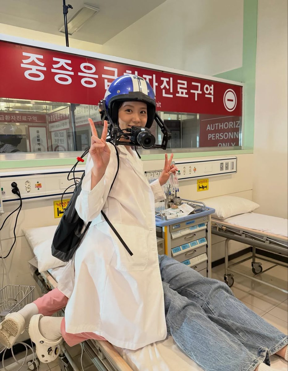 Jisoo Interactions tweet media