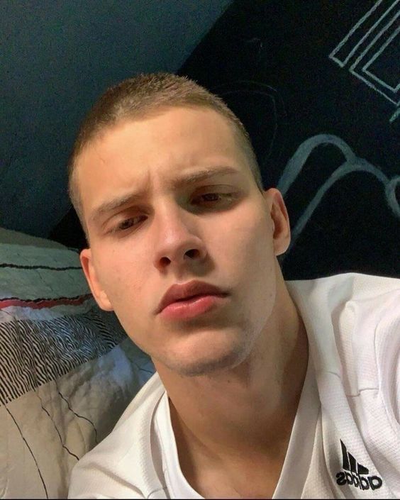 August SmithX tweet media