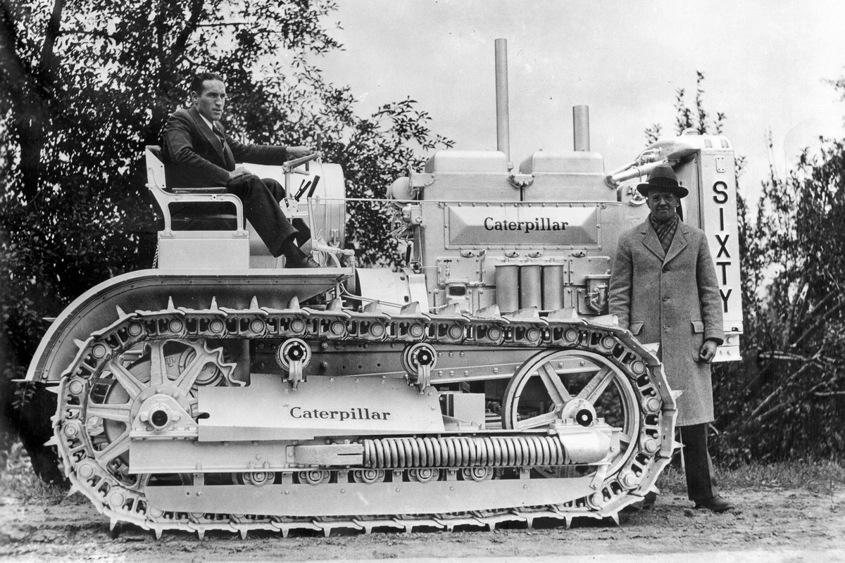 PetersonCat's tweet photo. Back in the day before creature comforts in machines existed. 

#PetersonCat #ThrowbackThursday #LetsDoTheWork #CatYellow #HeavyMachinery #Machine #ConstructionMachines https://t.co/bFcNVJiNAF