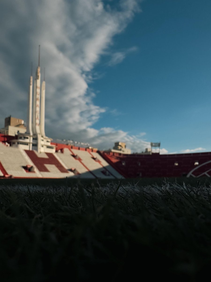 CAHuracan's tweet photo. Hoy jugamos en el Palacio 🎈♥️ https://t.co/H7iqNPH7gU