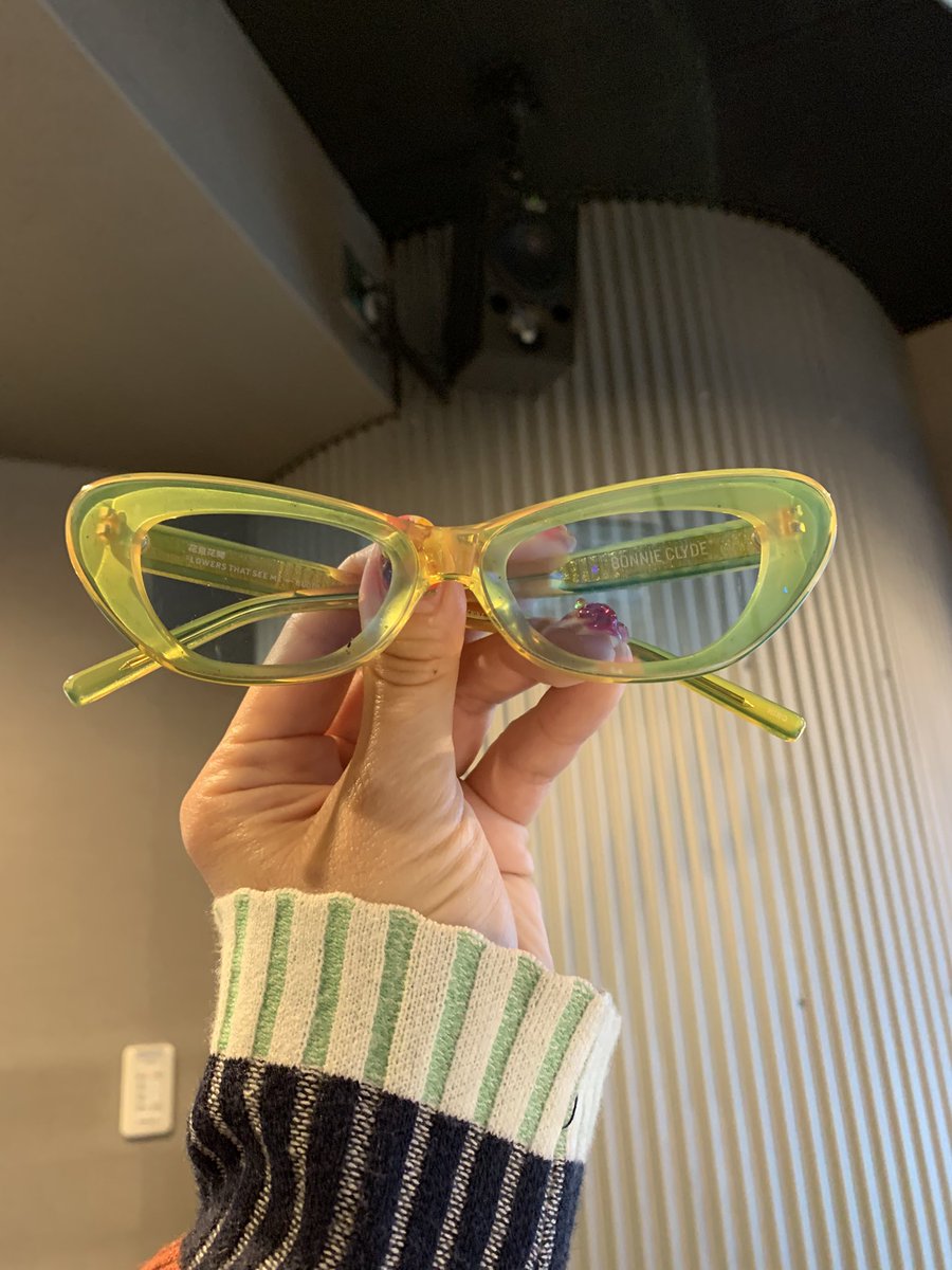 ちなみにサングラスはこれ🕶️🫛
#サニー813
<a href="/SUNNYVIBES813/">J-WAVE "SUNNY VIBES"</a> 
<a href="/jwave813fm/">J-WAVE 81.3FM</a>