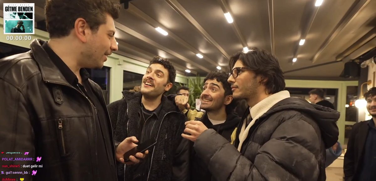 Aşk acısı çekerken dinlediğimiz adamlara bak yan yanalar ...