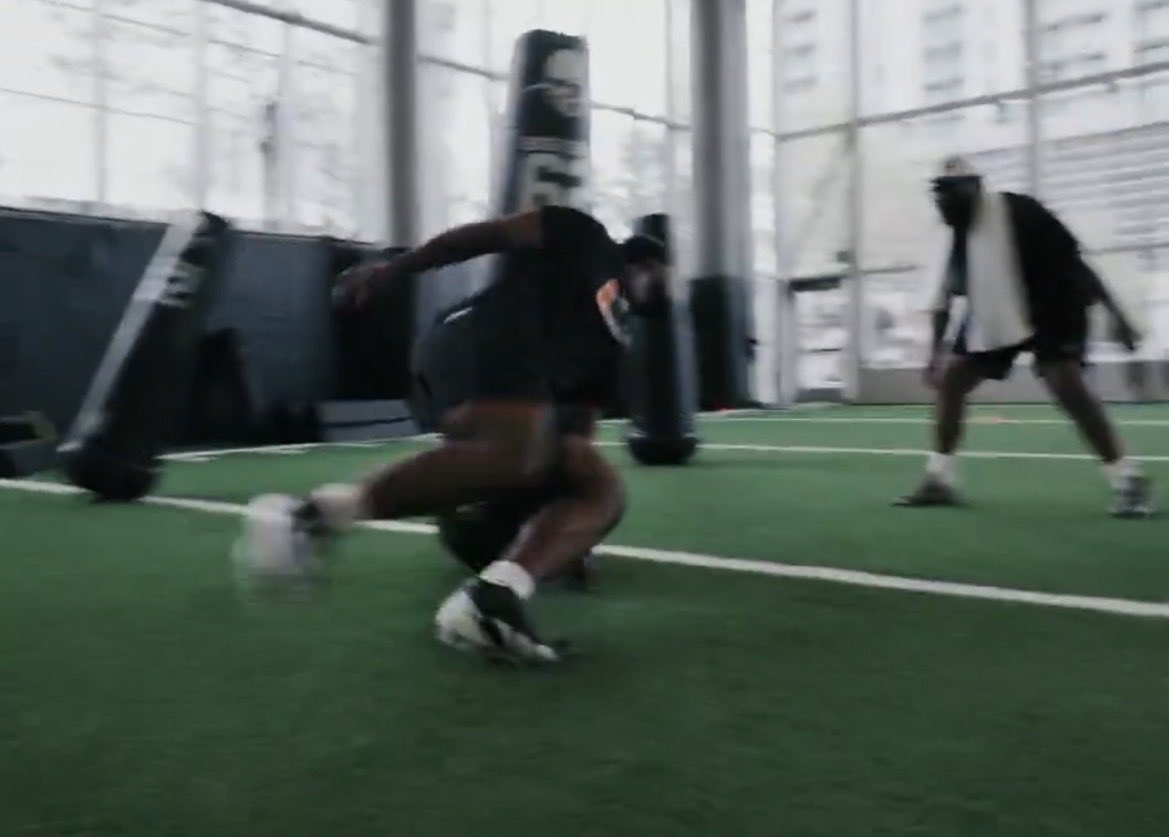 RyanDay2Heaven's tweet photo. #ShinAngle #At265Pounds #FutureProBowler https://t.co/QJgv38gVNW
