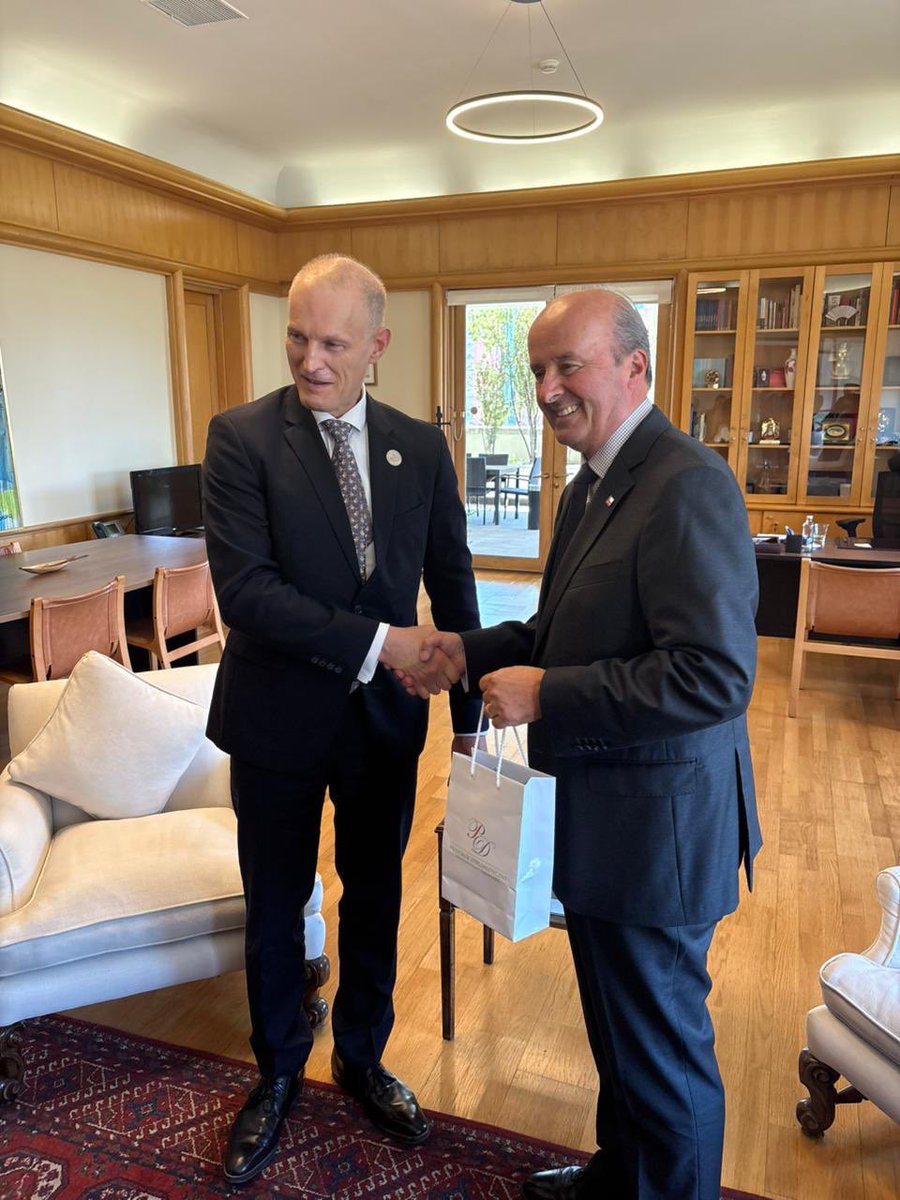 PLenChile tweet media