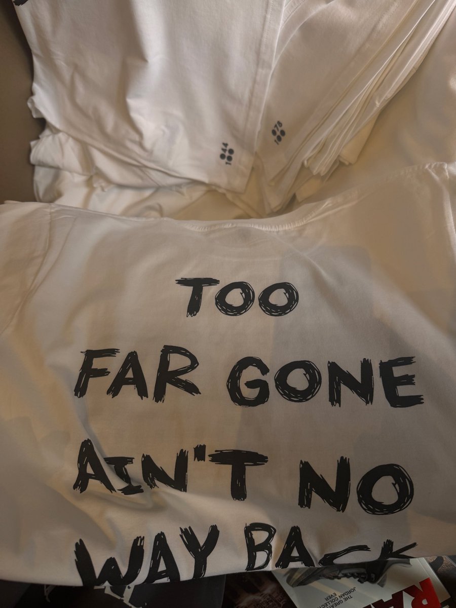 1 of 100 tweet media