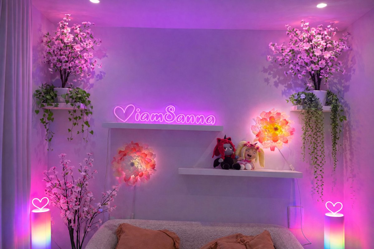 NightFoxx tweet media