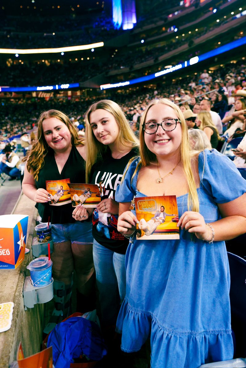 Luke Bryan tweet media