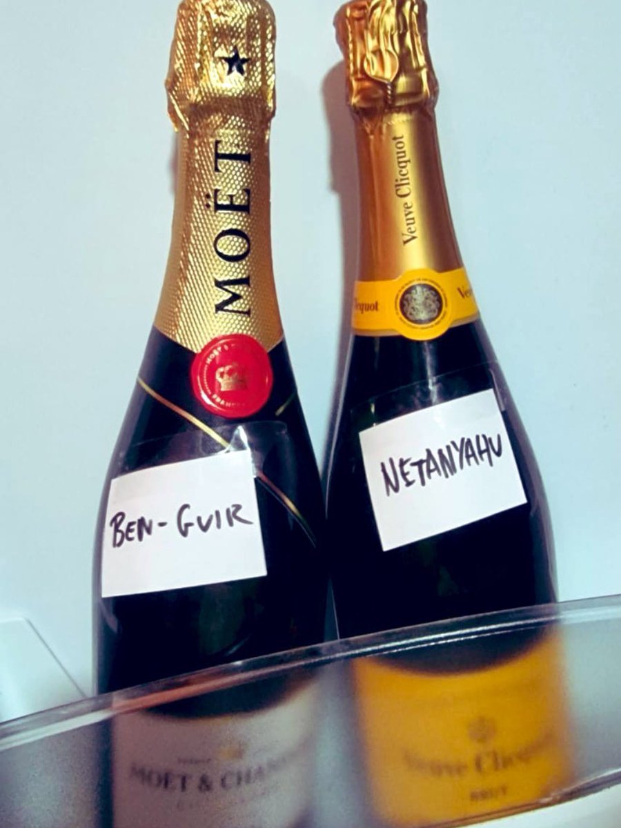 Carla Corse tweet media