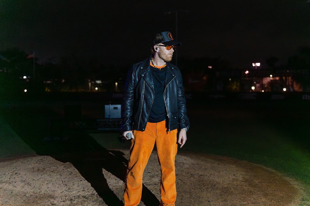 Sam Tinnesz tweet media