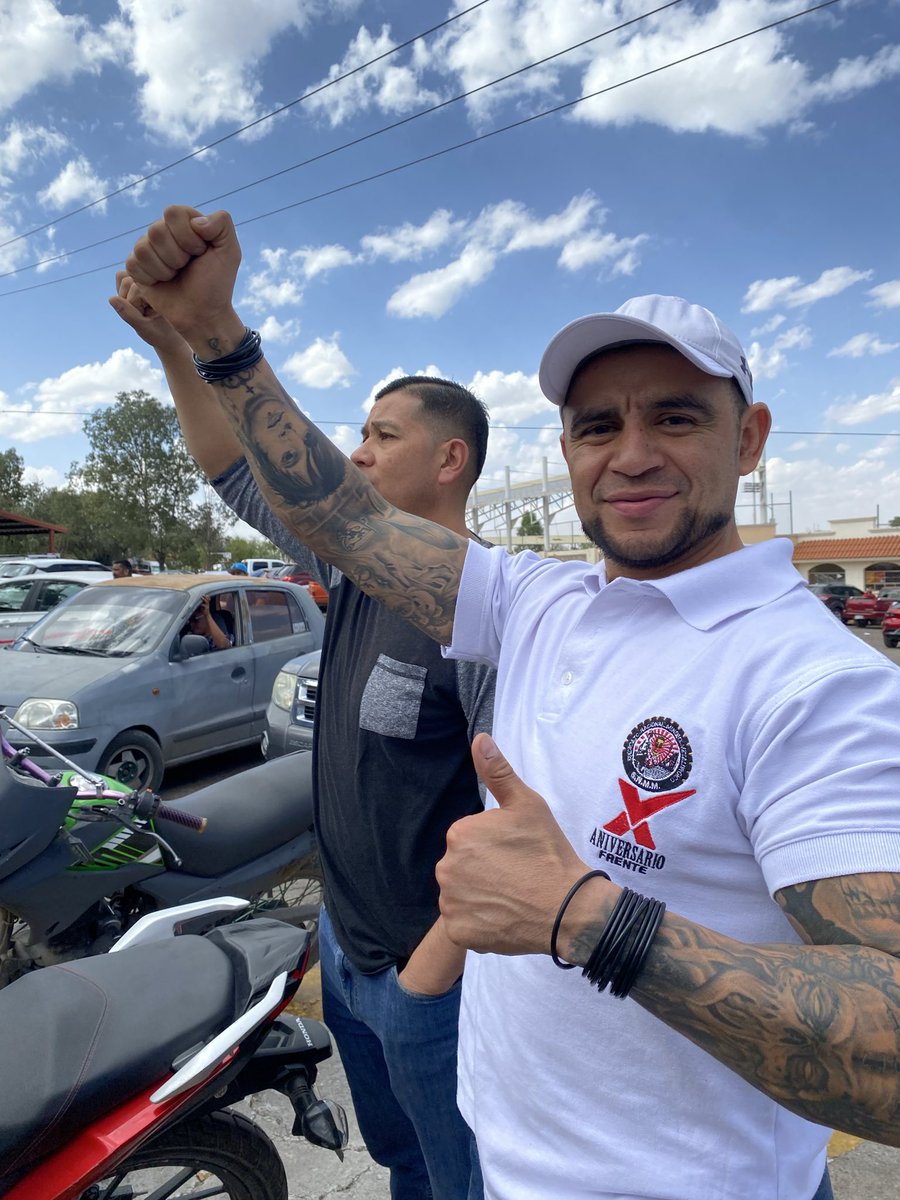 Frenteseccio62's tweet photo. 📣La unidad en el distrito Fresnillo es la base para seguir fortaleciendo nuestro trabajo y la defensa de los derechos de las y los trabajadores👷🏻♀️👷🏻♂️ Con el liderazgo de nuestro secretario general nacional, don @CarlosPavonC ,
#UnidadSindical #DistritoFresnillo #FuerzaMinera https://t.co/B1nk5T3SgJ