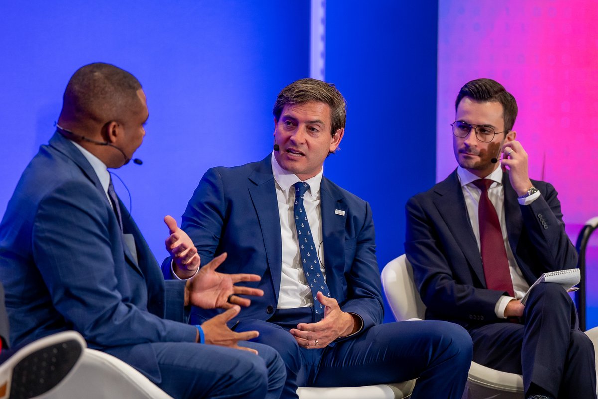 With Honor Action tweet media