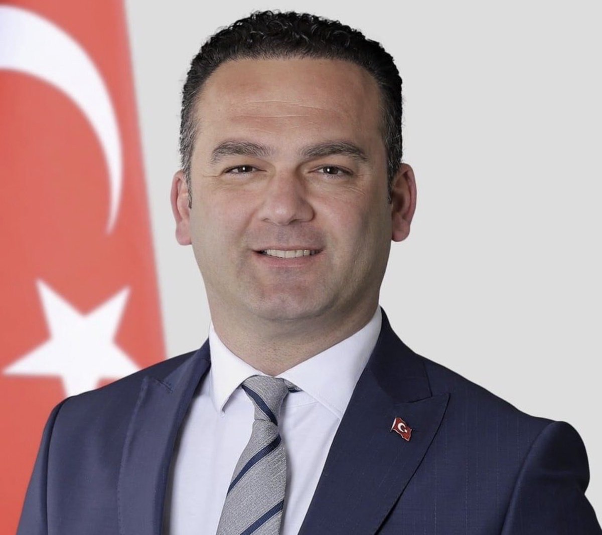 16 yaşındaki kız çocuğunu taciz eden CHP’li Görele Belediye Başkanı Hasbi Dede hakkında tahliye kararı verilmiş.

Nerde kadin dernekleri?
Nerde sanat sepet tayfası?
Nerde Gülben Ergen?
Nerde hak, hukuk, adalet?