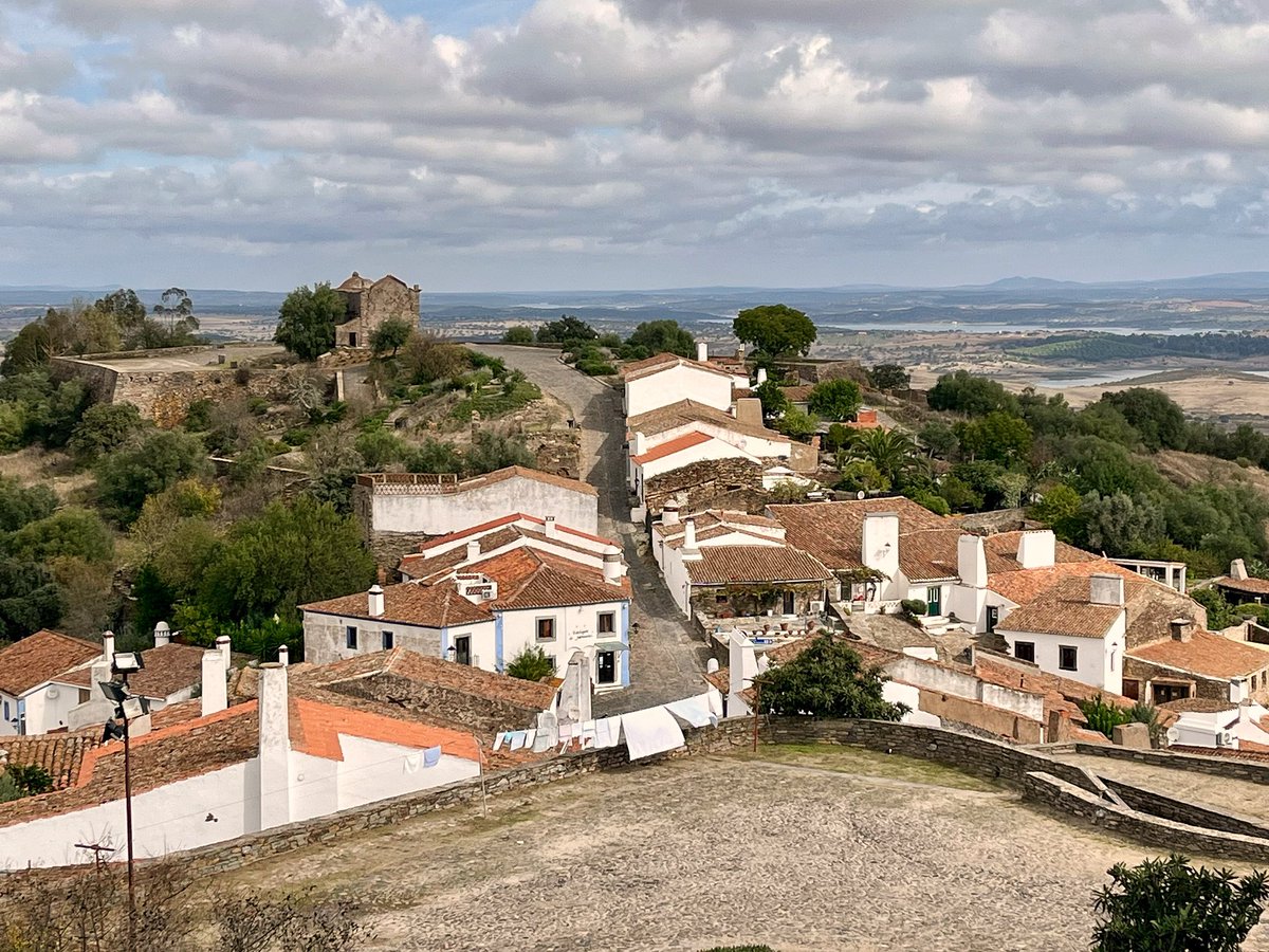 lizzie_hubbard2's tweet image. The stunning #views from the beautiful, hilltop village #Monsarez in the #Alentejo region of #Portugal 🇵🇹😍🇵🇹 

#VisitPortugal #BestOfPortugal