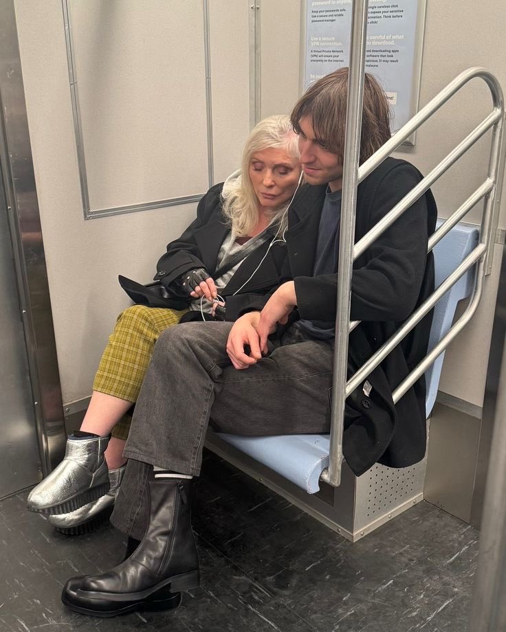 cameron winter bunny tweet media