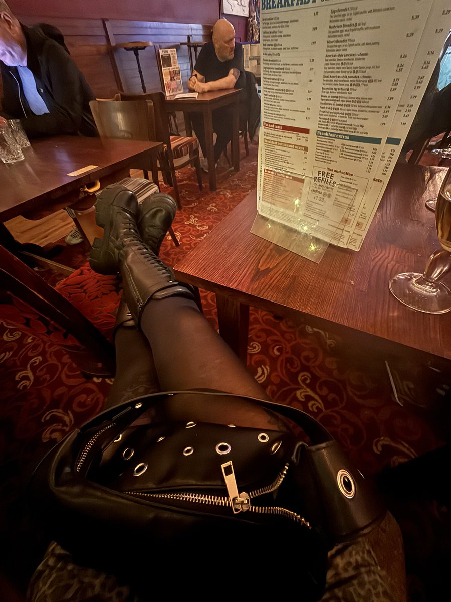 eve 🖤🤘🏼 tweet media