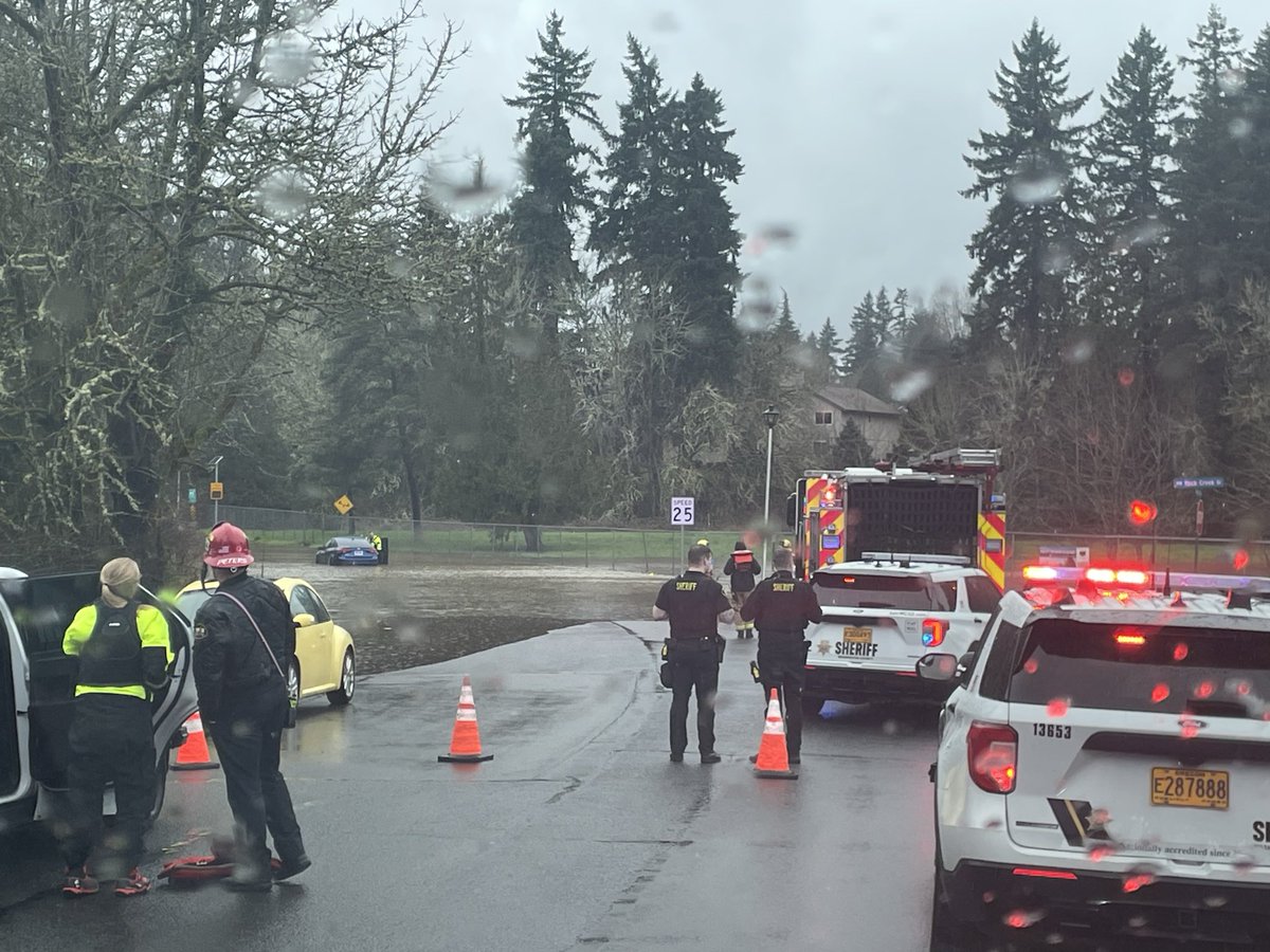 FOX 12 Oregon tweet media