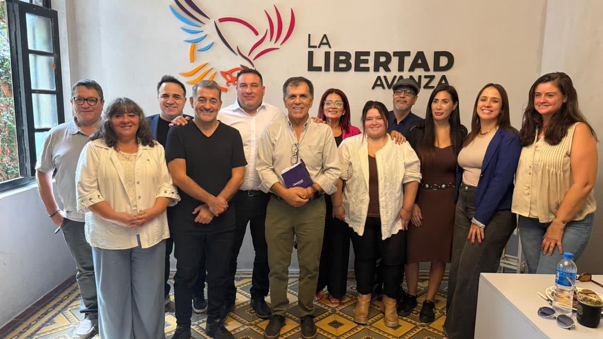 JPedroaquino's tweet photo. Reunión de concejales de Alte Brown y Florencio Varela compartiendo experiencias y formas de trabajar al mismo tiempo que planificar acciones conjuntas en los barrios limítrofes. #LLA el objetivo está más que claro junto a @JMilei @KarinaMileiOk @SPareja_ y al coordinador de la tercera sección electoral Fabricio Martinez, vamos a pintar de violeta la pcia de Bs As.