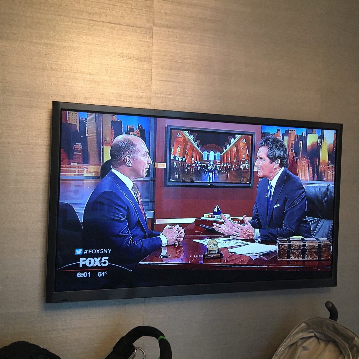 ALB_pc's tweet photo. Rest in peace, Ernie. You made everyone want to be like you; you were the quintessential role model. I was never a natural on television, but you kept having me back—you loved down-to-earth people and “real” New Yorkers. Now, New York has lost one of its favorites. We'll miss you https://t.co/w6em08K1Ev