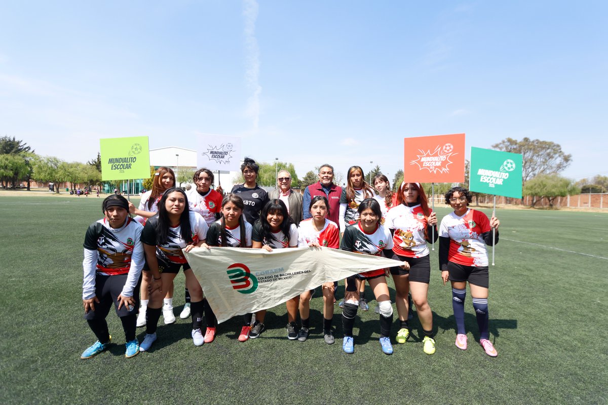 COBAEMex's tweet photo. El #MundialitoCOBAEM vivió la final de fútbol femenil. ⚽️

Los planteles 02 #Ecatepec y 36 #VillaGuerrero II se enfrentaron en un partido lleno de talento y espíritu deportivo. 🏫
El #COBAEM sigue impulsando el deporte y la convivencia en la comunidad estudiantil.

#SomosCOBAEM https://t.co/kXOKXQk8qq