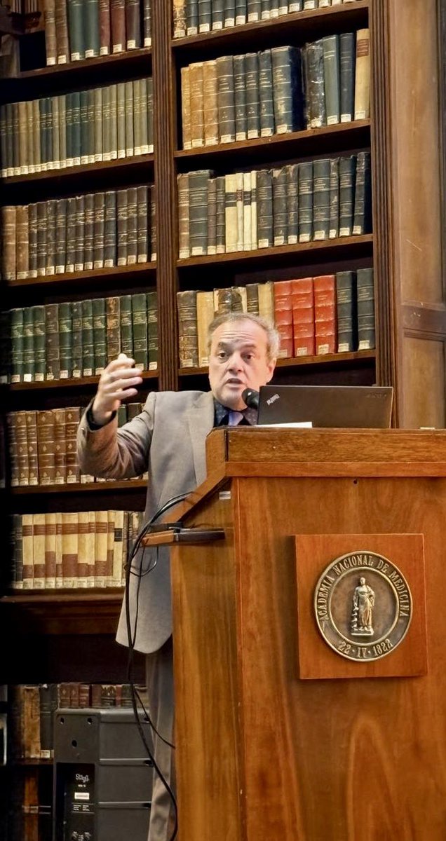 visanpolo's tweet image. Invitado por la Soc Argentina de Nefrología (SAN) al acto del #DiaMundialDelRiñon Importante acto en la imponente Aula Magna de la Academia Nacional de Medicina de Buenos Aires. #SLANH #WorldKidneyday