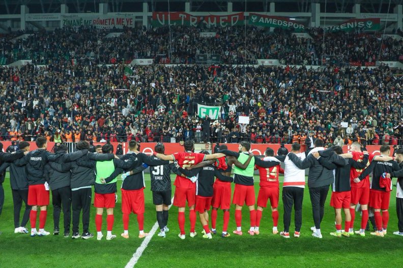 9 maçın hepsini kazan ve şampiyon ol.