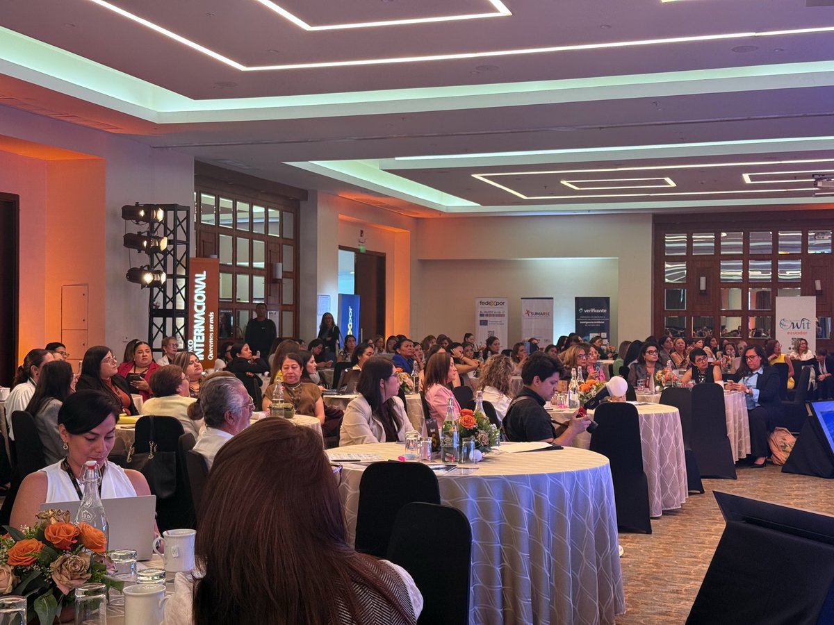 #IVCongresoMujeres | Erika Segale, personal trainer y coach en programación neurolingüística, comparte herramientas para potenciar el liderazgo, la mentalidad y el desarrollo personal en entornos empresariales.

<a href="/OwitEcuador/">OwitEcuador</a> 
<a href="/xavirosero/">Xavier Rosero Carrillo</a> 

 #OwitEcuador #MujeresExportadoras