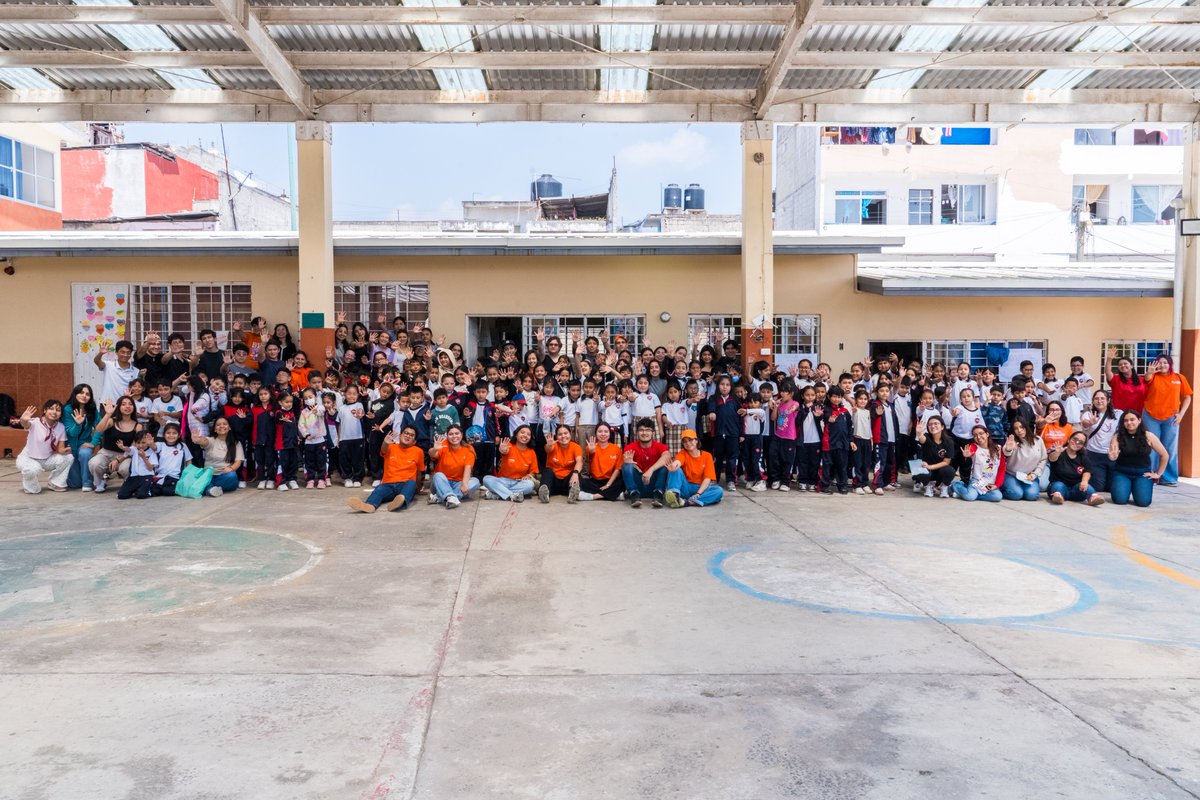 Con entusiasmo inauguramos la Semana ASUA. Alumnos y colaboradores nos unimos para vivir el valor del servicio y reafirmar nuestro compromiso con quienes más lo necesitan. ¡Todos somos ASUA y vamos por más!
#AnáhuacVeracruz #SomosAnáhuac