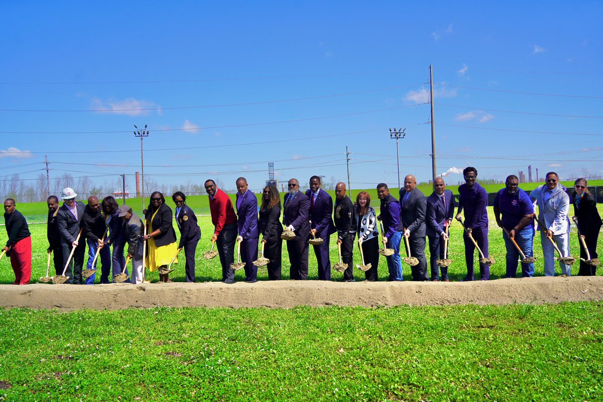 Congressman Troy A. Carter tweet media