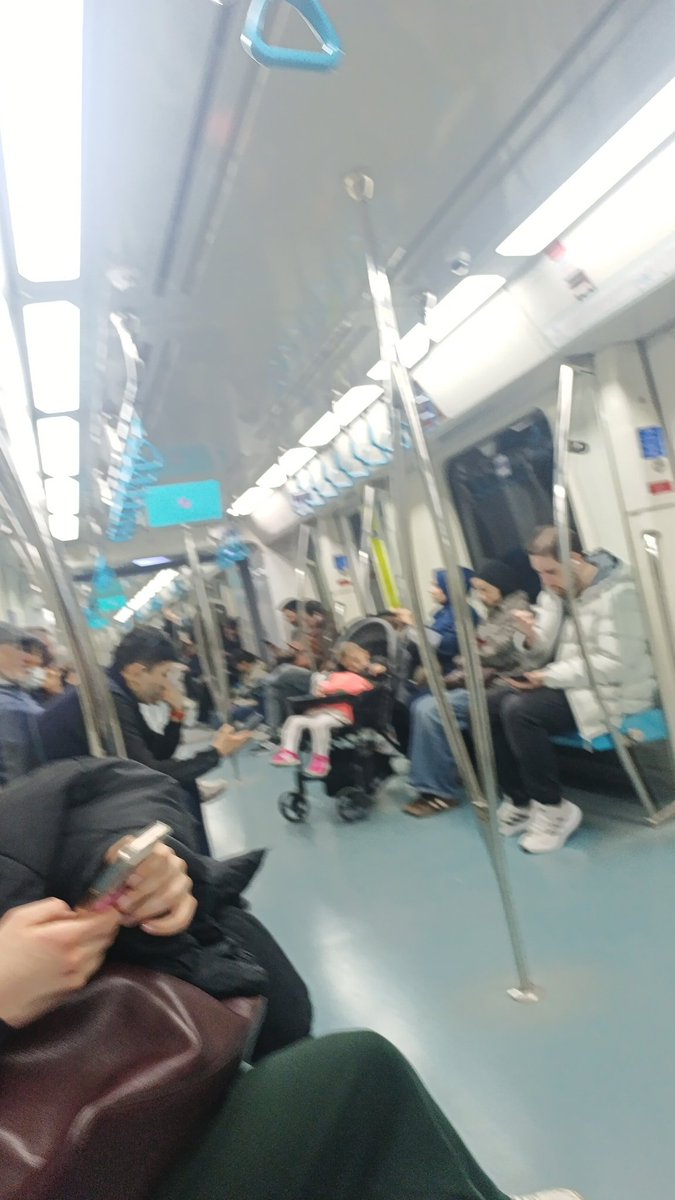 bayyy00_'s tweet photo. @caykolikmen Marmaray mıyız??? https://t.co/A6jHfu0bP2