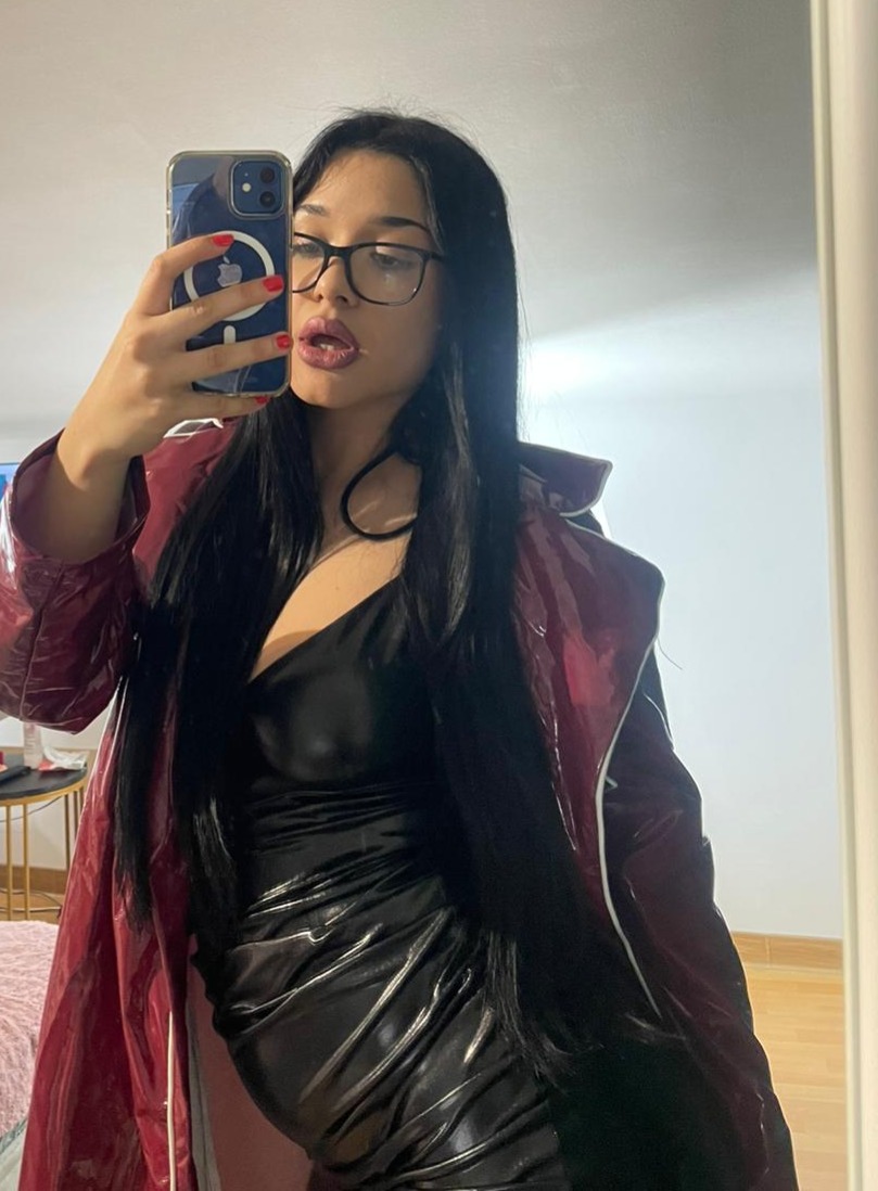 MissNaomiBelle's tweet photo. A young, elegant dominatrix whose quiet confidence and strength command every room she enters. 🔥
#PromoTweet #FindomCommunity #SupportFemdom #KinkSupport #FemdomFans #NSFWCreator https://t.co/31gJioMZqP