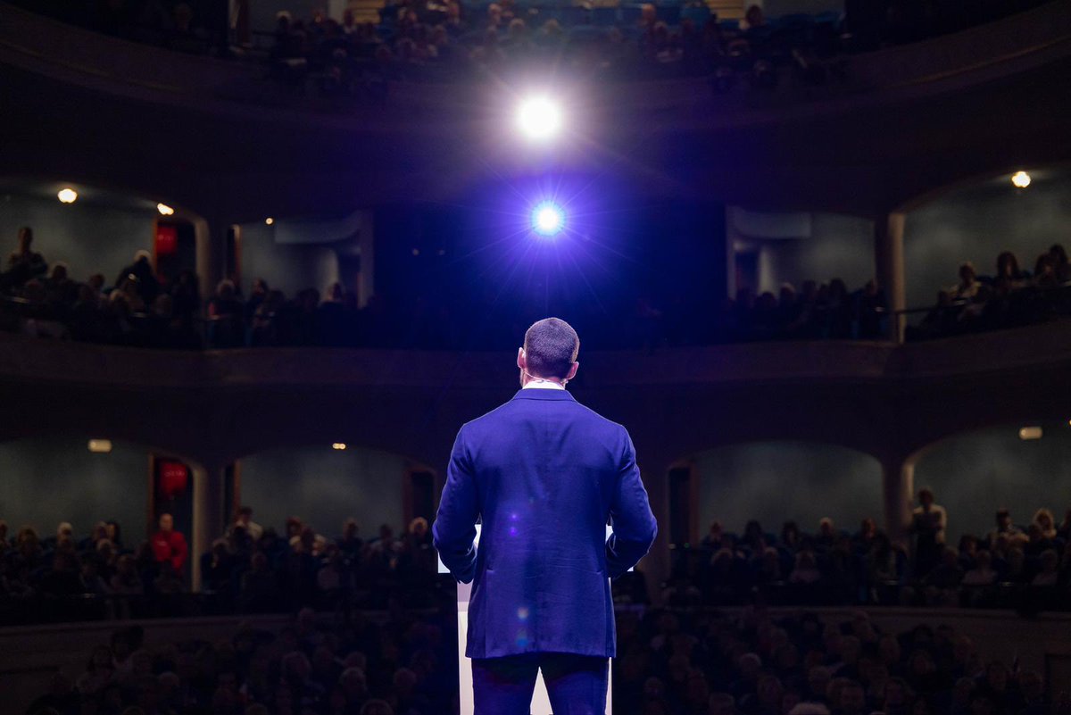 Louis Sarkozy tweet media