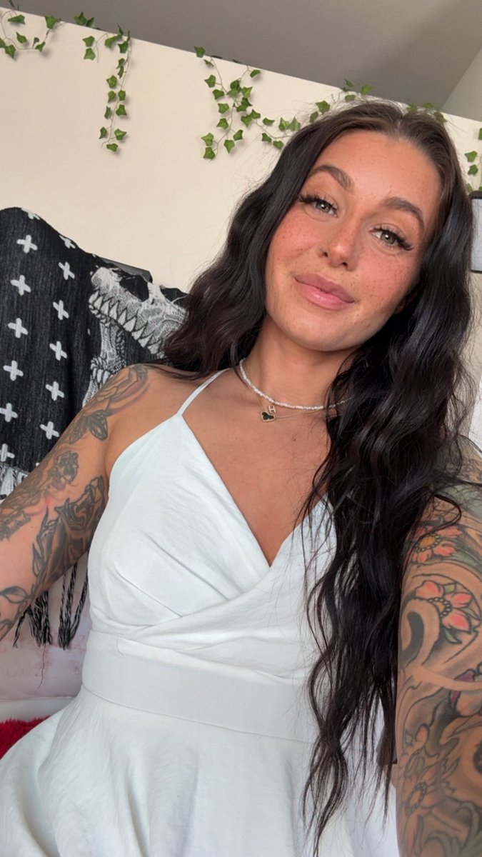 Hazel tweet media
