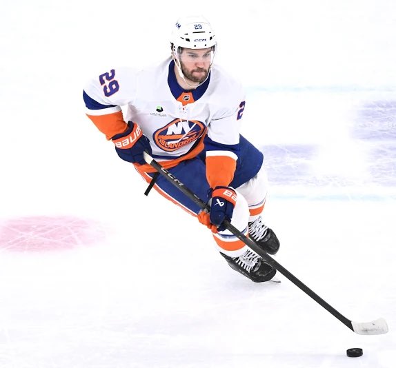 philzfactz's tweet image. On July 1 Mathieu Darche decided to take a big swing and signed Jonathan Drouin to a monster 2x4 UFA contract -  the first UFA contract of the Darche era, what grade would you give this transaction?  #isles