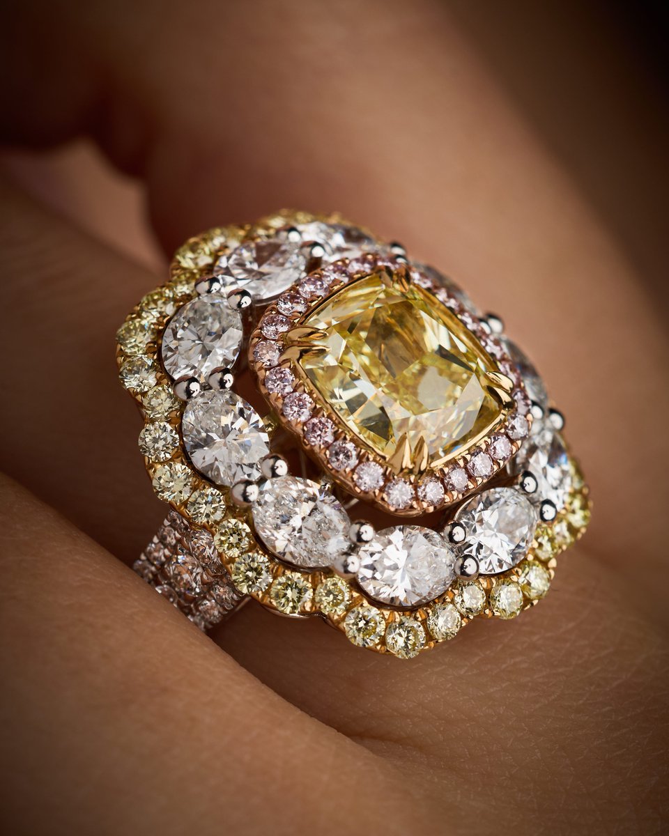 Le_Vian's tweet photo. A color story made for spring 💐

🔗 https://t.co/kMDBKC4Dbi

#LeVian #LeVianCouture #YellowDiamonds #PinkDiamonds #VanillaDiamonds #FineJewelry #LuxuryJewelry https://t.co/Ki1Lh8JVwu