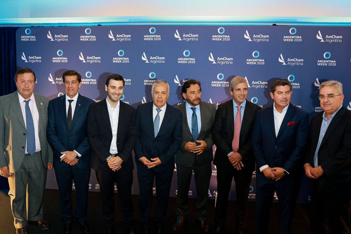 NachoTorresCH's tweet photo. CHUBUT CONSOLIDA SU PRESENCIA EN LA AGENDA GLOBAL DE INVERSIONES

Participamos del cierre del #ArgentinaWeek en Nueva York, donde junto a los gobernadores @Rolo_Figueroa, @WeretilneckOK, @alfredocornejo y @JPValdesok expusimos ante empresarios, fondos de inversión y referentes del sector energético internacional sobre las posibilidades de desarrollo que ofrece la Argentina y, particularmente, nuestra provincia.

Hoy Chubut tiene ventajas únicas para el desarrollo energético y tecnológico: uno de los mejores recursos eólicos del mundo, puertos de aguas profundas, grandes extensiones de tierra, potencial de explotación no convencional y condiciones ideales para nuevas industrias vinculadas a la economía del conocimiento.

Por eso, el desafío ahora es seguir garantizando reglas claras, previsibilidad y seguridad jurídica para que ese potencial se convierta en inversiones concretas que generen más trabajo y desarrollo para nuestra provincia.