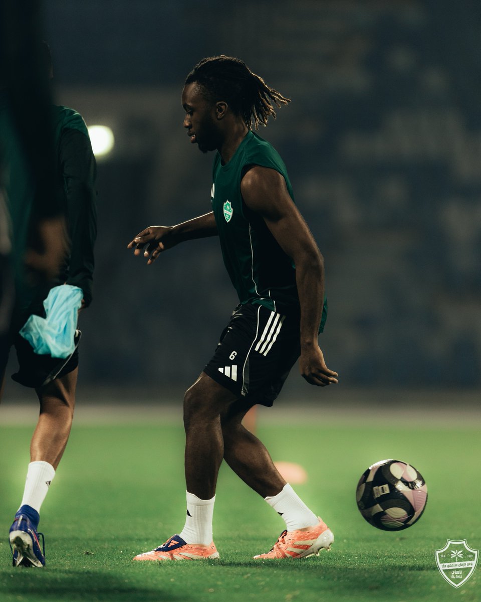 ALAHLI_FC's tweet photo. ✊🟢

#الأهلي_القادسية | #دوري_روشن_السعودي https://t.co/WOW5TZt2mD