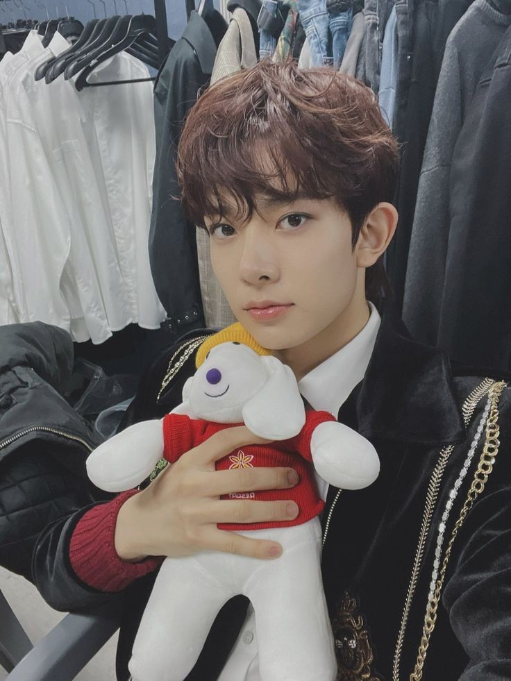 rolvssunoo's tweet photo. AMORES X ESTA MUY SILENCIOSO, NO CREEN QUE SE VERIA MEJOR CON MILES DE TAGS POR HEESEUNG?? VAMOS QUE PODEMOS ‼️‼️ 

DO NOT REWRITE THE FATE OF ENHYPEN
#BEACCOUNTABLE_BELIFT
#ENHYPEN_IS_7 
#HEESEUNG_STAYS https://t.co/UoxWWxtRId