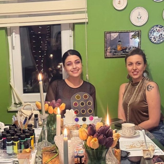 AnchorARTpaint's tweet photo. Ah kadınlar, canımız kadınlar ❤️ Hepiniz birbirinizden güzel ve hepiniz renklerin en güzelisiniz. Ne iyi ettiniz de geldiniz 😇🥰 Renkleriniz solmasın. Gününüz kutlu olsun. 🌸💐🌺🌷#8MartDünyaKadınlarGünü https://t.co/LGDZMV6bED
