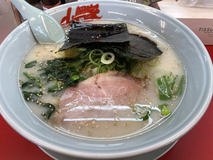 朝ごはんの山岡家塩ラーメンです 