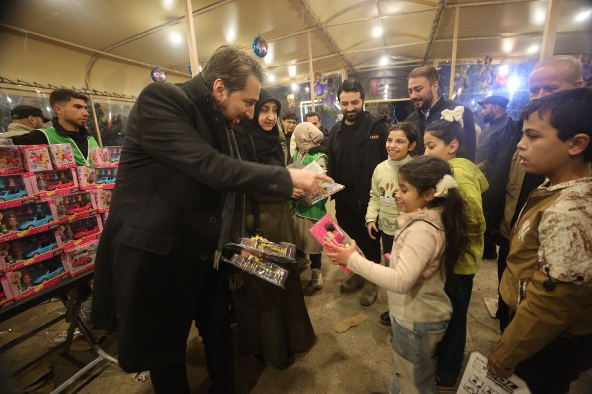 🌙 Ramazan Kardeşliğe Çağrı 

Kocaeli Büyükşehir Belediye’sinin destekleriyle Halep’te yetim aileler ve ihtiyaç sahipleriyle iftar sofrasında buluştuk. 

Programın sonunda çocuklara çeşitli hediyeler dağıttık.

<a href="/tahirbuyukakin/">Tahir Büyükakın</a> 
<a href="/mervangul56/">Mervan Gül</a> 
<a href="/TC_HalepBK/">Türkiye in Aleppo</a> 
<a href="/BYildirim_IHH/">Bülent Yıldırım</a>