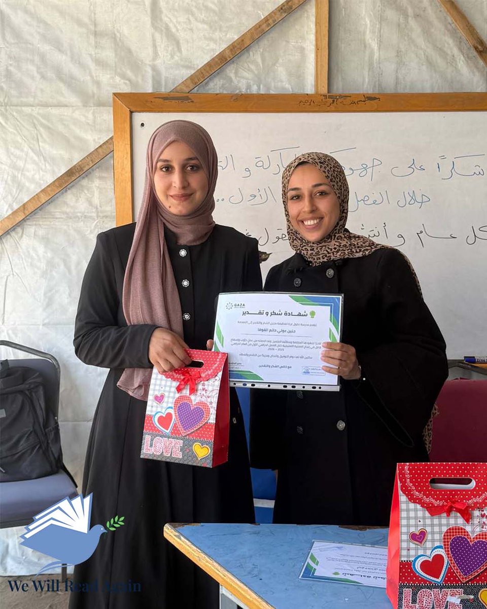 GazaGreatMinds's tweet photo. Gaza Great Minds honored the people who make everything possible.🌸
Our entire teaching staff. Recognized. Celebrated. SEEN.
These are the heroes who show up every single day to a tent classroom with nothing but love, knowledge and unshakable belief in these children's future.
They deserved every moment of this.
To our teachers:
Thank you. From the children , from the parents, from every person around the world who follows this journey.
And a special mention to Ms. Saja @SajaWahbeh , who somehow managed to light up every single picture.😄
You are the heart of Gaza Great Minds.❤️
#Wewillreadagain