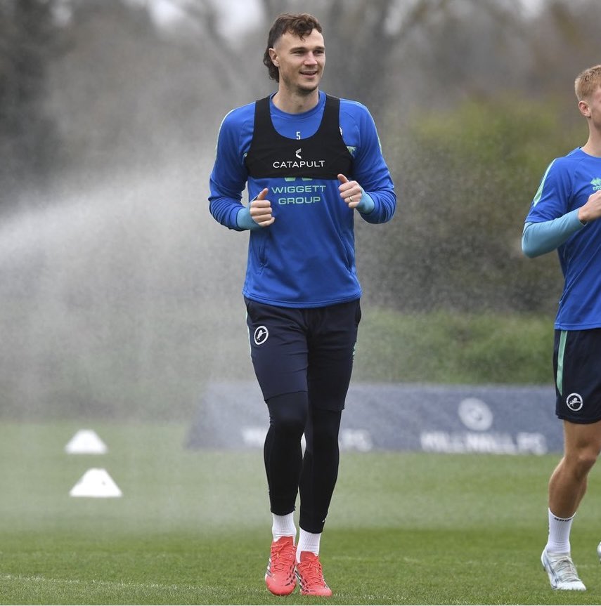 WenbourneM's tweet image. Jake Cooper with the @DarrenWard18 mullet!