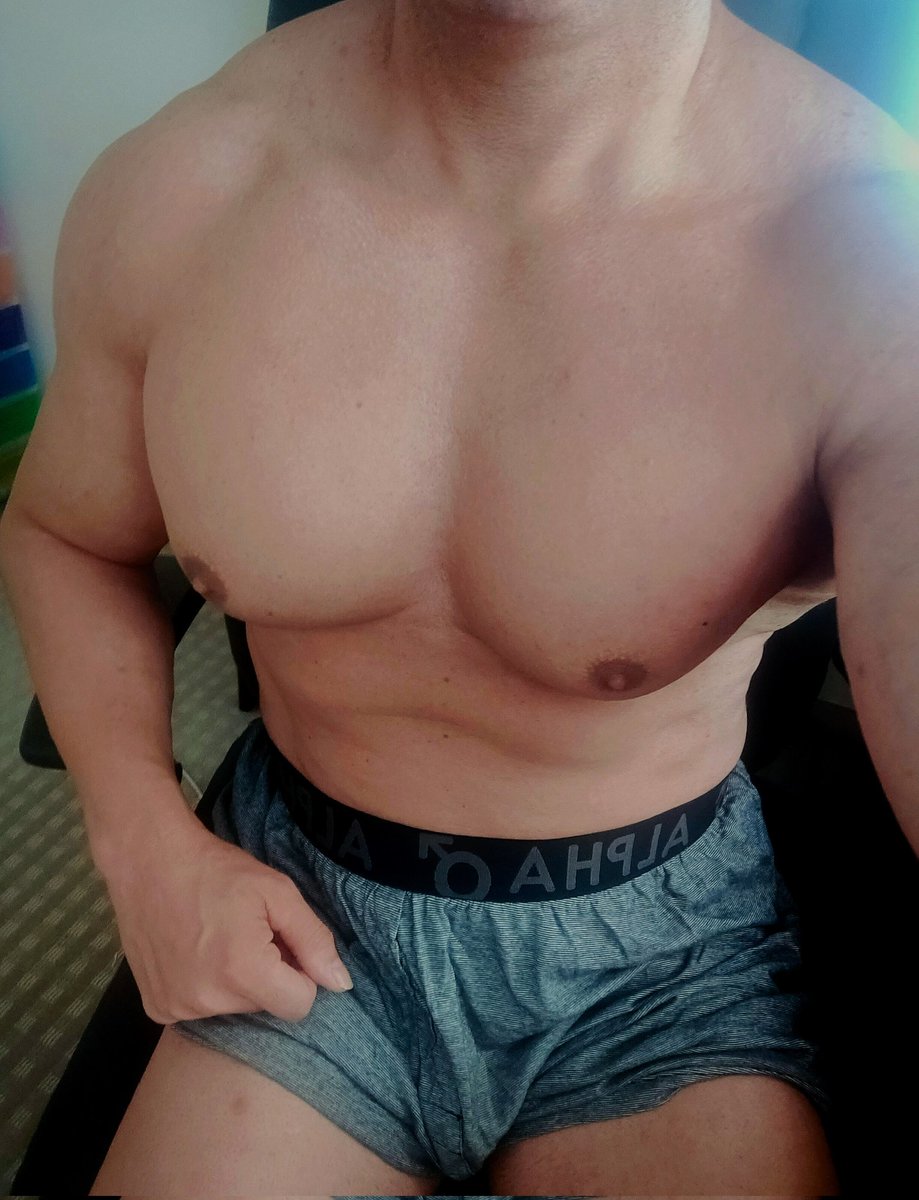 BeachDaddy tweet media