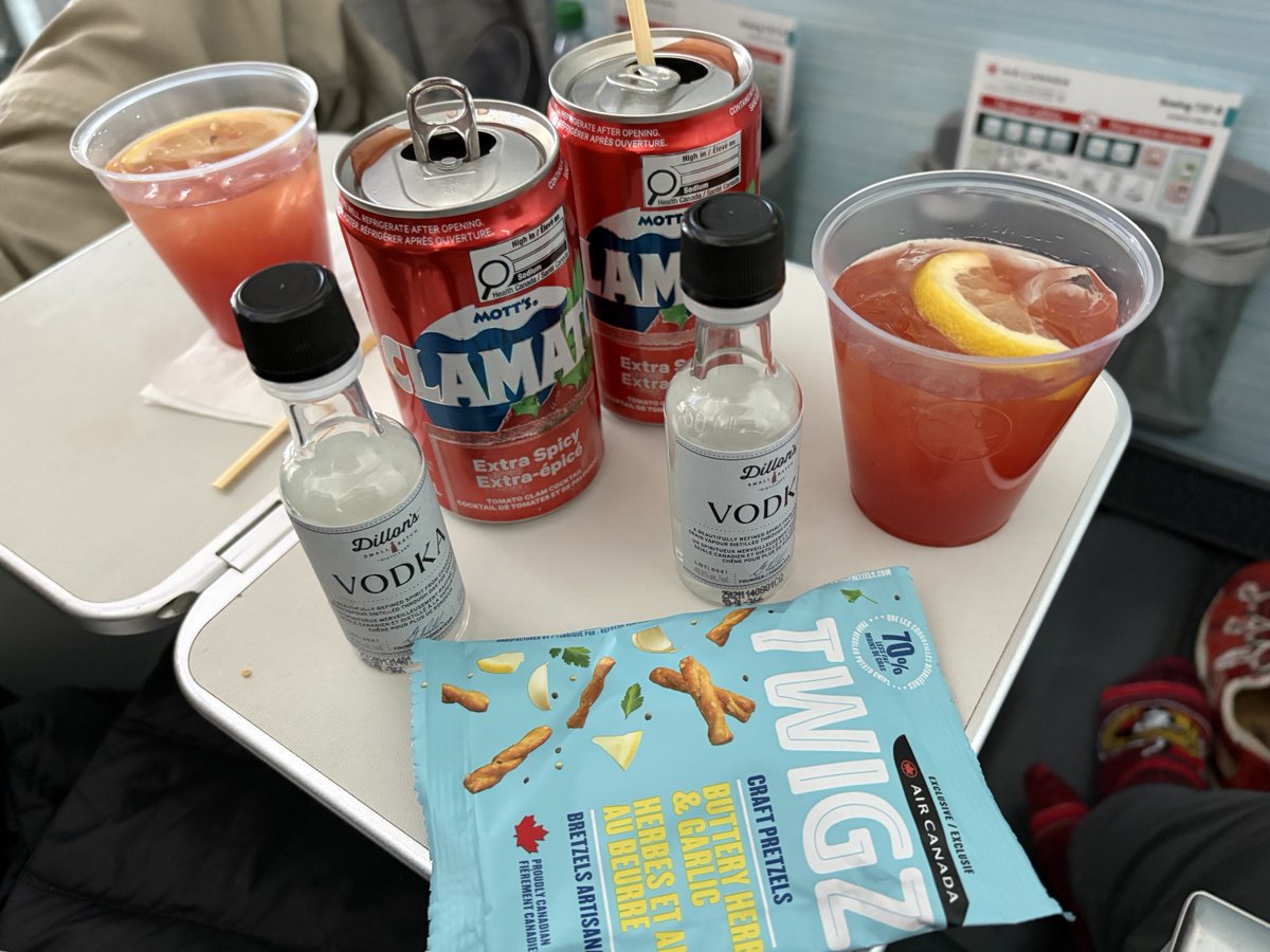 Carolyn 🇨🇦 tweet media