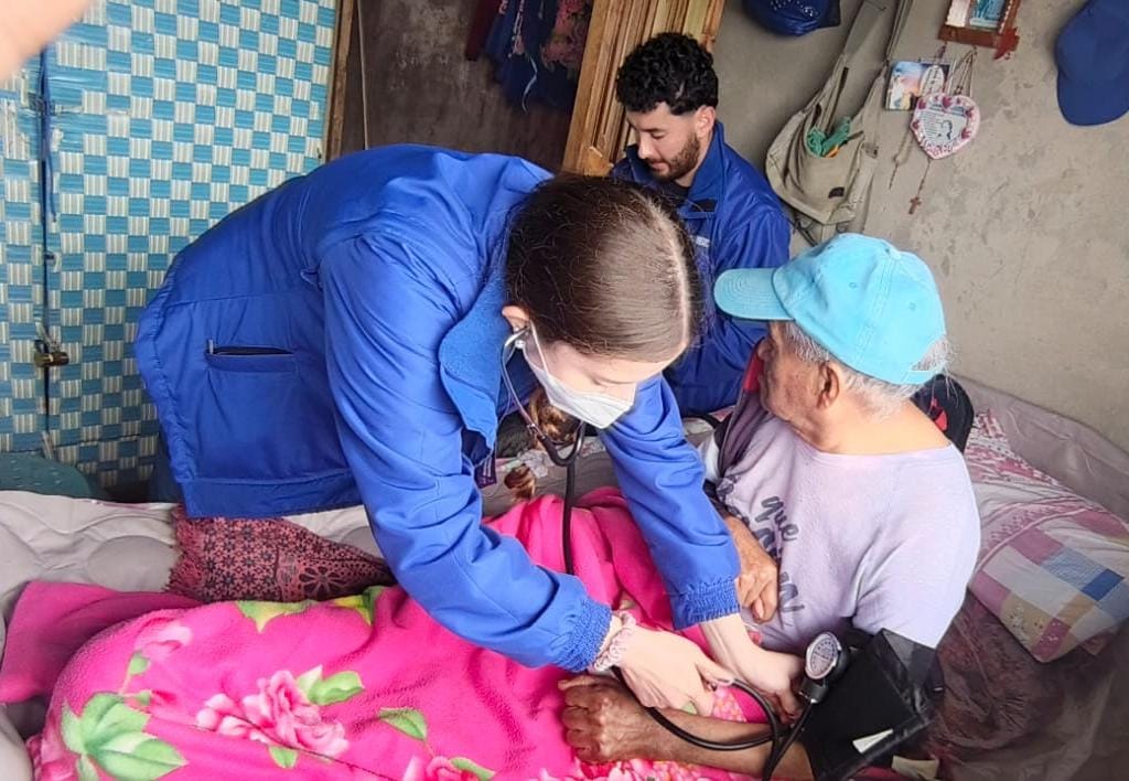 #Sigchos | El personal del C.S Las Pampas realiza visitas domiciliarias a grupos prioritarios de la parroquia, para dar seguimiento a enfermedades prevalentes, prevenir riesgos y promover hábitos saludables, asegurando así un acceso oportuno a los servicios del MSP.